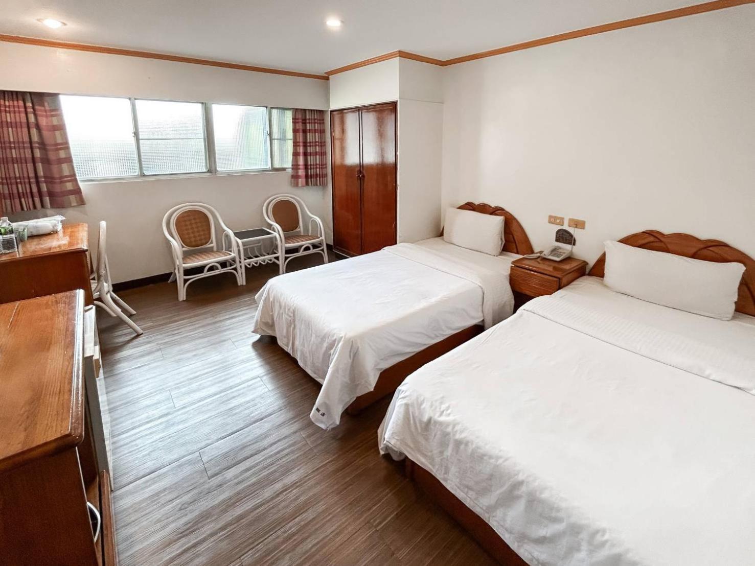 Tzu Chi Hotel Pingtung Eksteriør billede